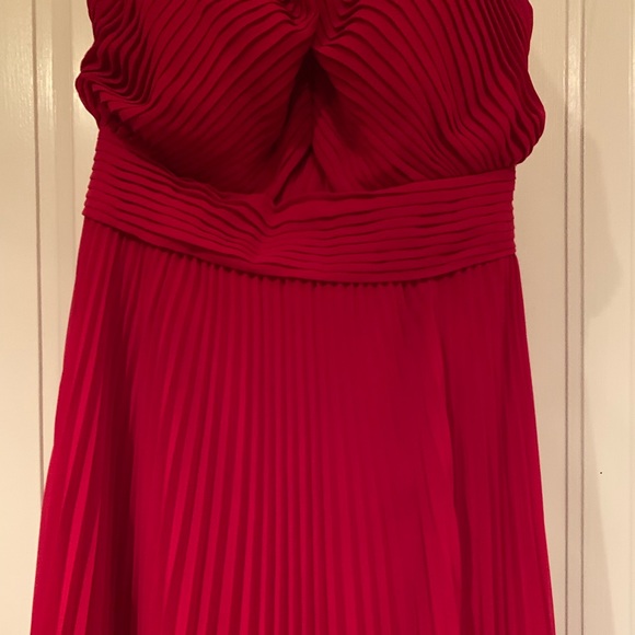 Dress - Picture 6 of 7